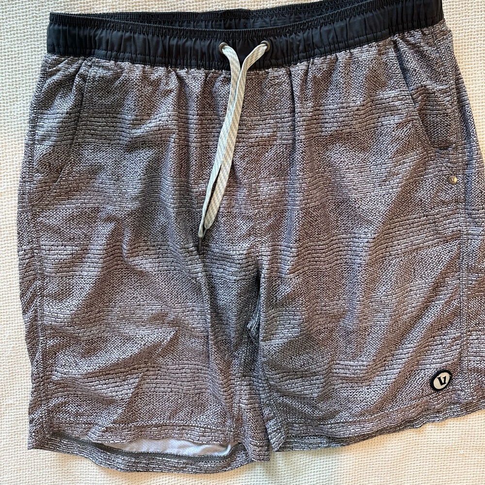 Vuori Men's Black and Gray Athletic Shorts